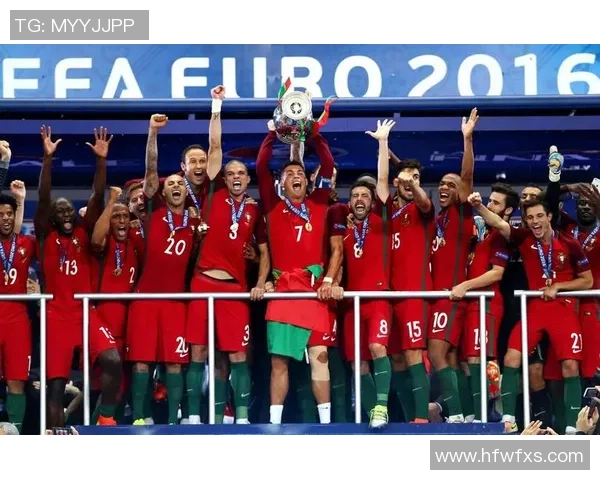 足球明星比克汉姆的传奇人生与足球事业的辉煌成就回顾 足球明星比克汉姆的传奇人生与足球事业的辉煌成就回顾